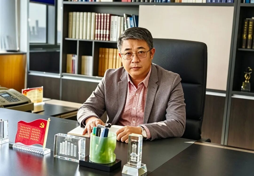 今晚报《津彩访谈——民企正风华》采访甘泉集团总经理马凤景